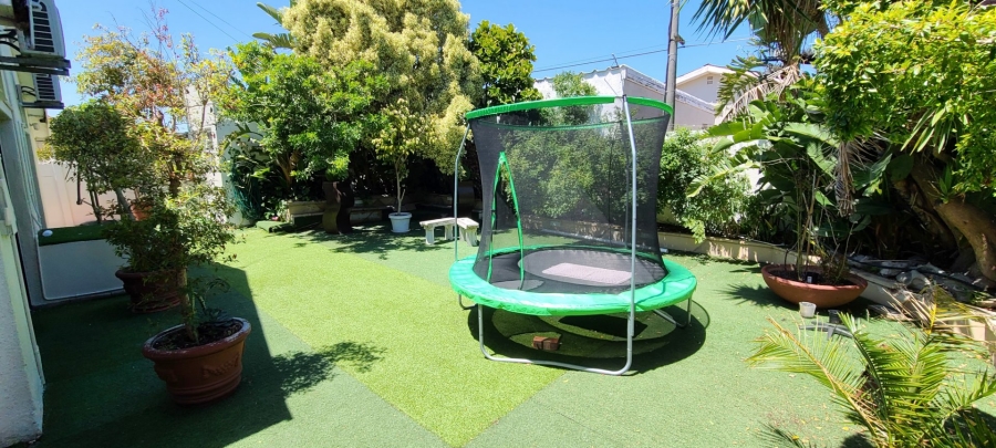 3 Bedroom Property for Sale in Cravenby Western Cape